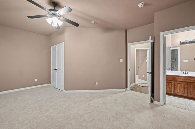 109 Silver Rose Boulevard, Burleson, TX 76028