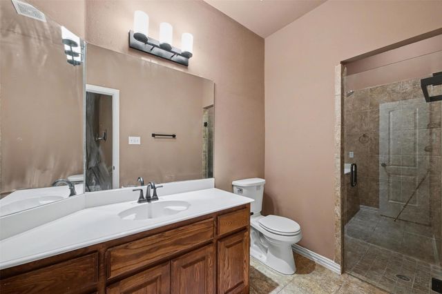 109 Silver Rose Boulevard, Burleson, TX 76028