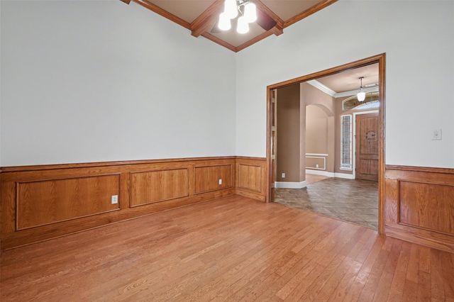 109 Silver Rose Boulevard, Burleson, TX 76028