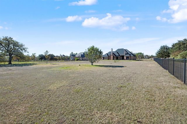 109 Silver Rose Boulevard, Burleson, TX 76028