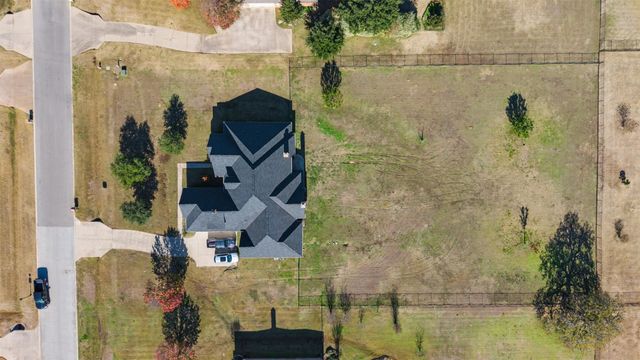 109 Silver Rose Boulevard, Burleson, TX 76028