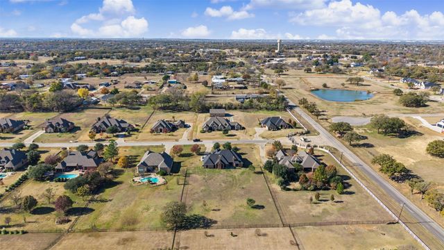 109 Silver Rose Boulevard, Burleson, TX 76028