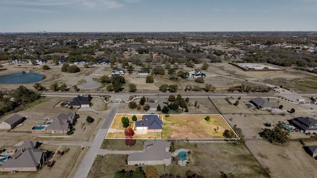 109 Silver Rose Boulevard, Burleson, TX 76028