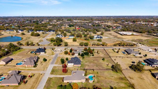 109 Silver Rose Boulevard, Burleson, TX 76028