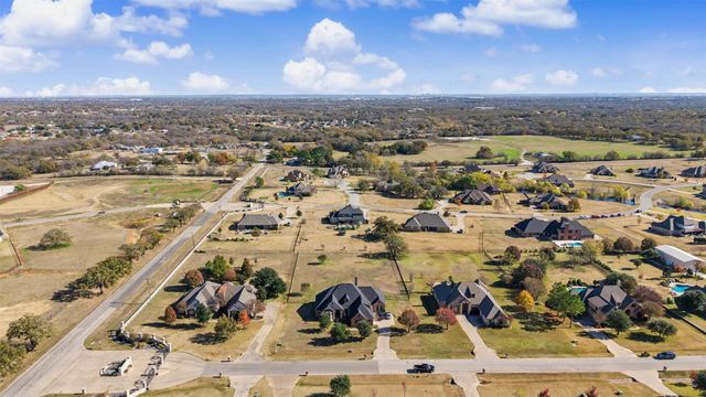 109 Silver Rose Boulevard, Burleson, TX 76028