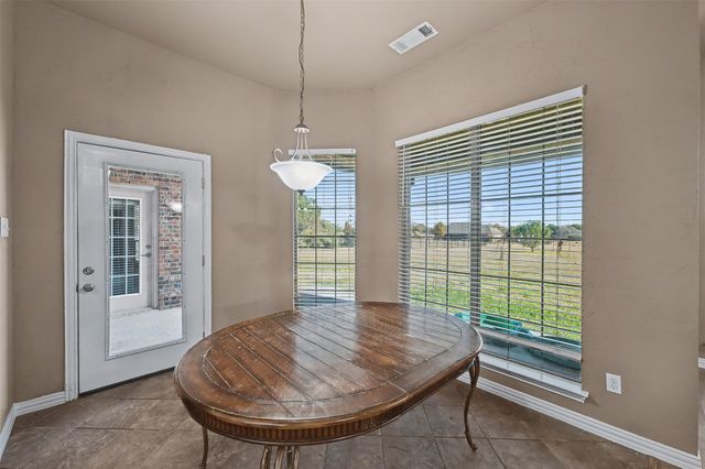 109 Silver Rose Boulevard, Burleson, TX 76028