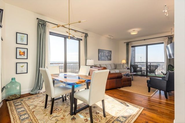 717 S Riverside Dr Apt 1102, Memphis, TN 38103