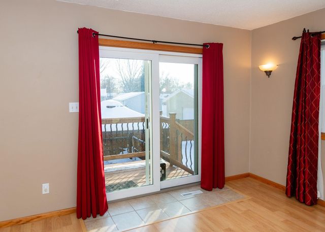 100 Corliss Avenue, Elk Run Heights, IA 50707