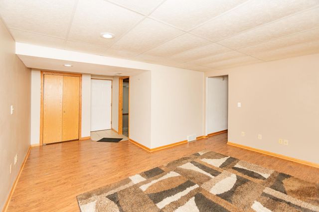 100 Corliss Avenue, Elk Run Heights, IA 50707