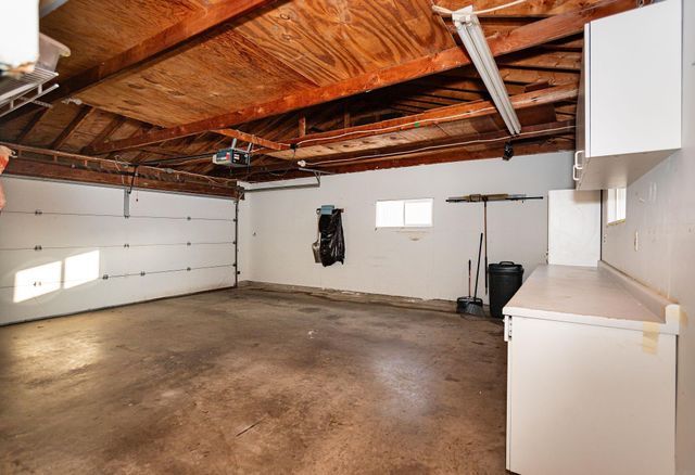 100 Corliss Avenue, Elk Run Heights, IA 50707