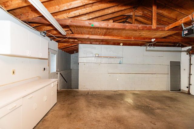 100 Corliss Avenue, Elk Run Heights, IA 50707