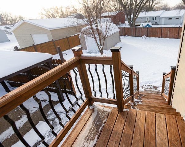 100 Corliss Avenue, Elk Run Heights, IA 50707