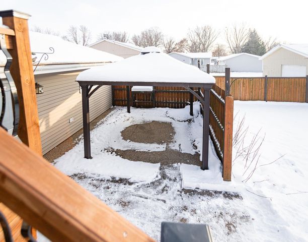 100 Corliss Avenue, Elk Run Heights, IA 50707