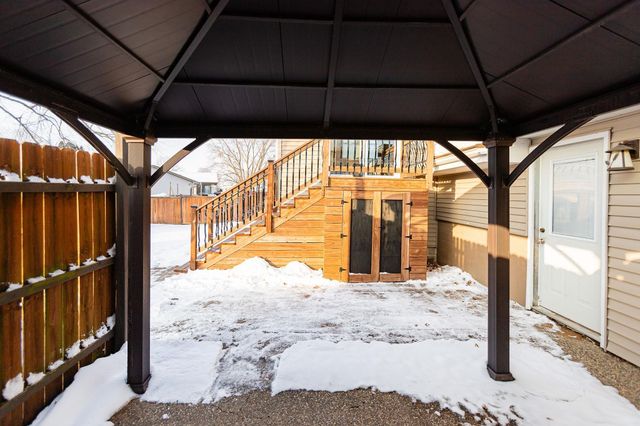 100 Corliss Avenue, Elk Run Heights, IA 50707