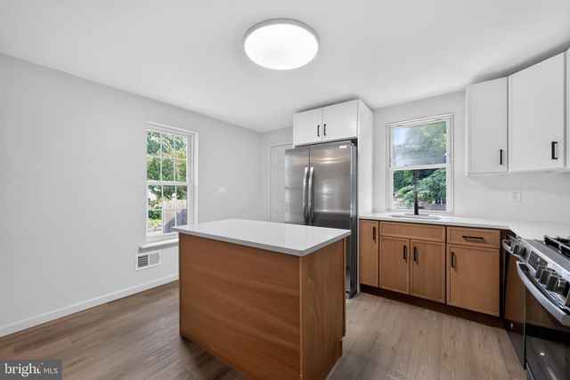 700 CLONMELL RD, Paulsboro, NJ 08066