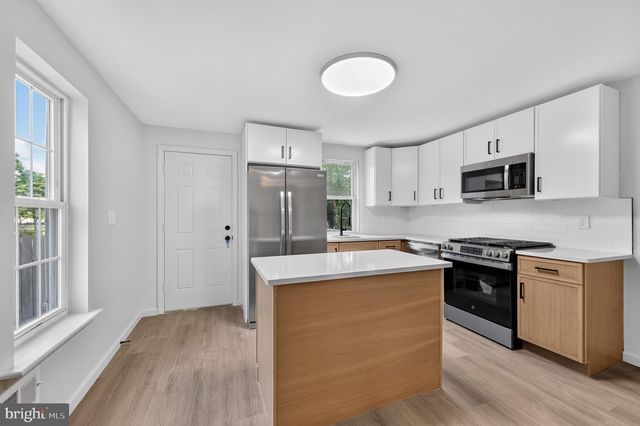 700 CLONMELL RD, Paulsboro, NJ 08066