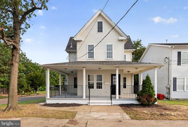 700 CLONMELL RD, Paulsboro, NJ 08066