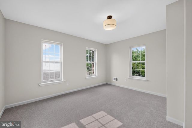 700 CLONMELL RD, Paulsboro, NJ 08066