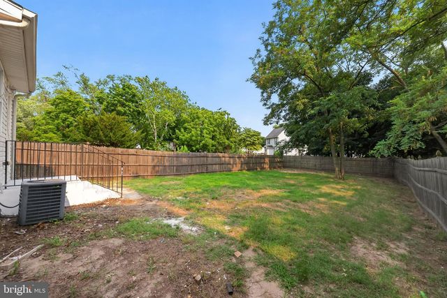 700 CLONMELL RD, Paulsboro, NJ 08066