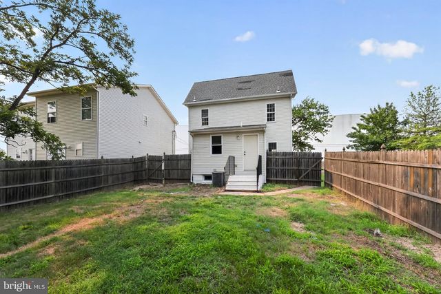 700 CLONMELL RD, Paulsboro, NJ 08066