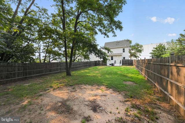 700 CLONMELL RD, Paulsboro, NJ 08066