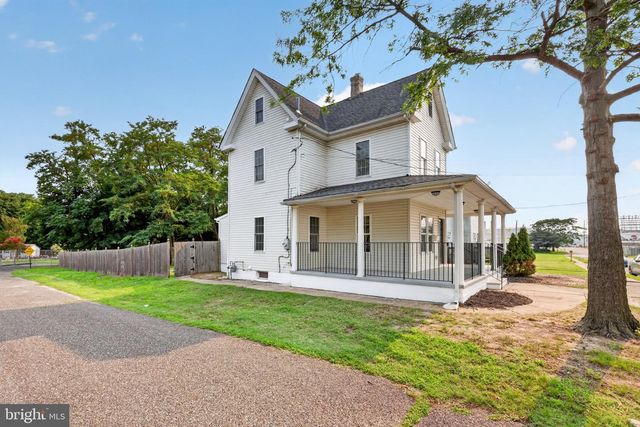 700 CLONMELL RD, Paulsboro, NJ 08066