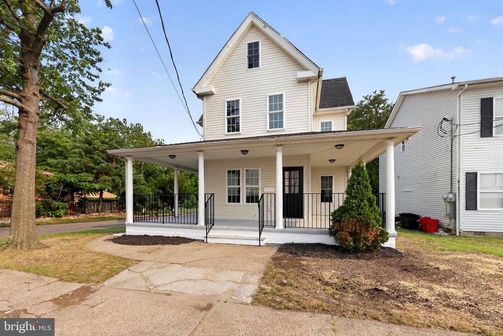 700 CLONMELL RD, Paulsboro, NJ 08066