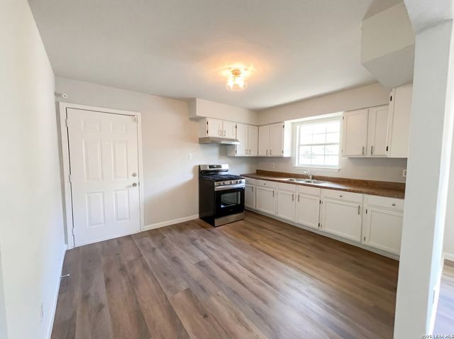 4818 Lark, San Antonio, TX 78228