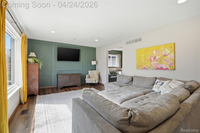 14820 Talbot Street, Oak Park, MI 48237