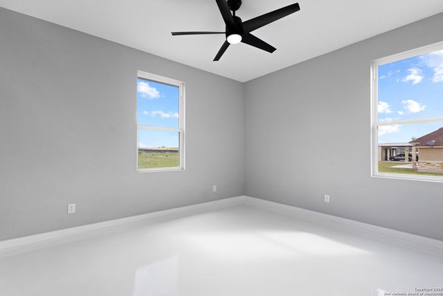 113 Carrizo Ranch, Floresville, TX 78114
