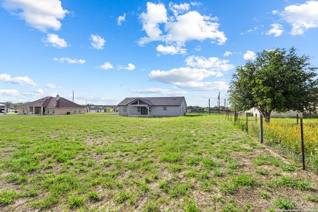 113 Carrizo Ranch, Floresville, TX 78114