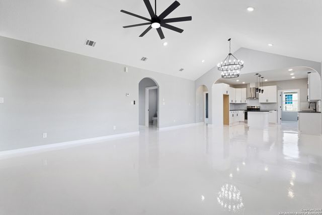 113 Carrizo Ranch, Floresville, TX 78114