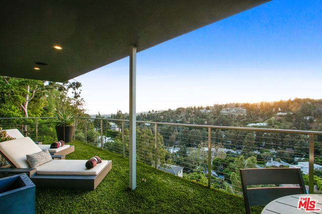 9416 Beverly Crest Drive, Beverly Hills, CA 90210