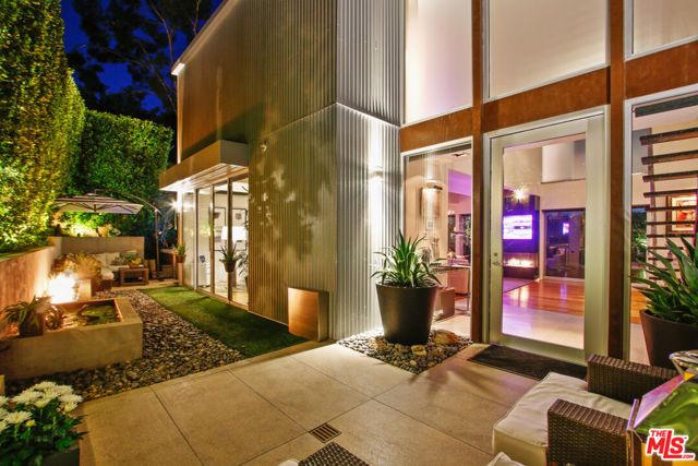 9416 Beverly Crest Drive, Beverly Hills, CA 90210