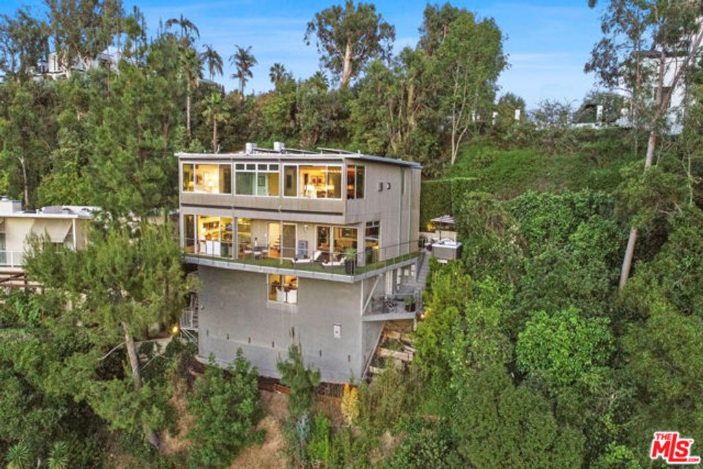 9416 Beverly Crest Drive, Beverly Hills, CA 90210