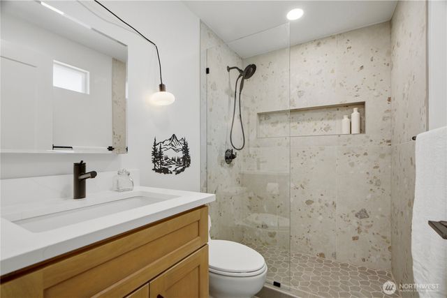 9526 7th Avenue NW, Seattle, WA 98117