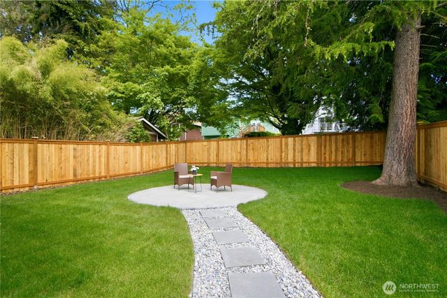 9526 7th Avenue NW, Seattle, WA 98117