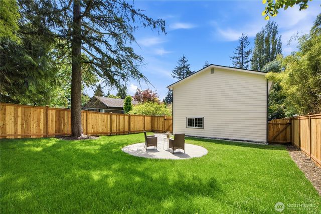 9526 7th Avenue NW, Seattle, WA 98117