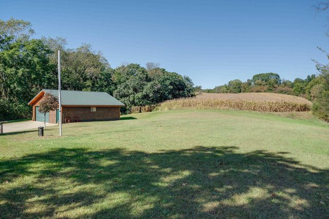 8580 Roelke Road, Blue Mounds, MT 53517