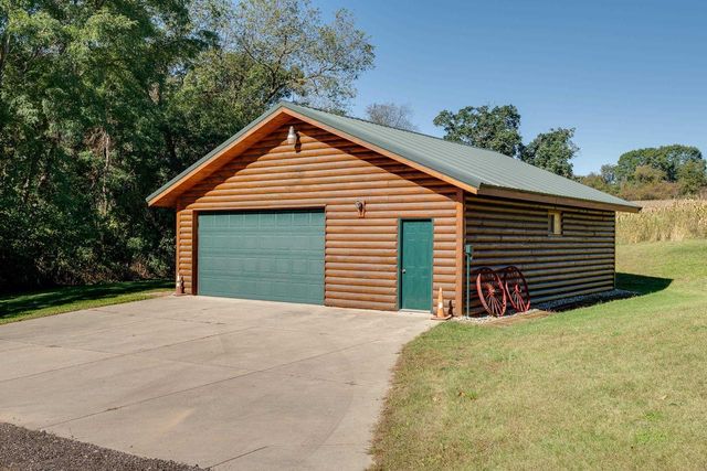 8580 Roelke Road, Blue Mounds, MT 53517