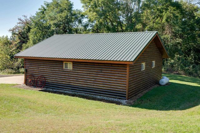 8580 Roelke Road, Blue Mounds, MT 53517