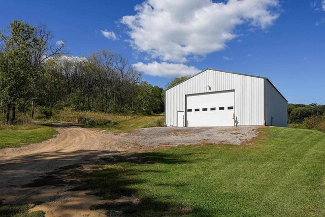 8580 Roelke Road, Blue Mounds, MT 53517