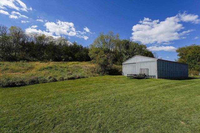 8580 Roelke Road, Blue Mounds, MT 53517