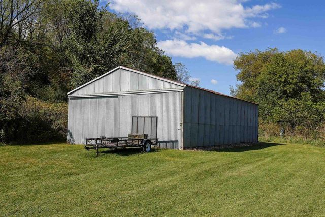 8580 Roelke Road, Blue Mounds, MT 53517