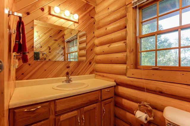 8580 Roelke Road, Blue Mounds, MT 53517