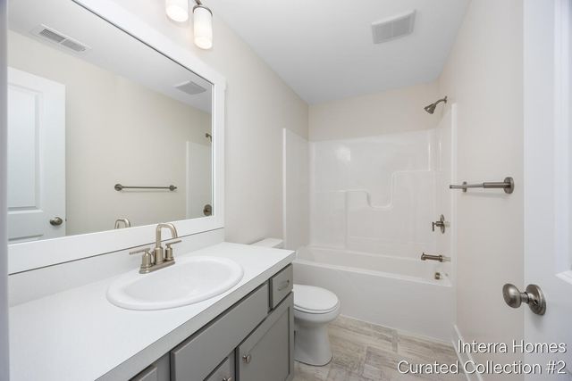 2817 W Cobblestone Court 11, Kentwood, MI 49512