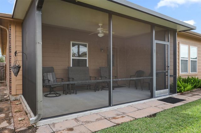 2219 Emerald Lane, Texas City, TX 77591