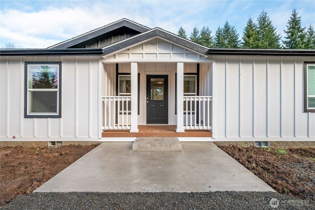 1728 Spirit Lake Highway, Castle Rock, WA 98611