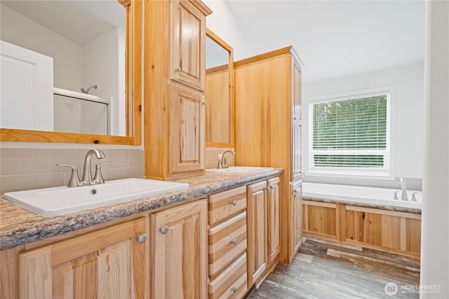 1728 Spirit Lake Highway, Castle Rock, WA 98611