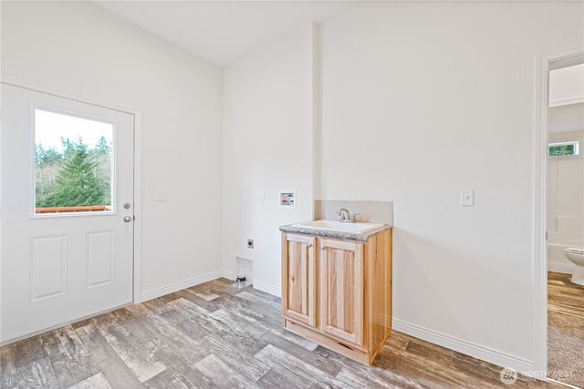 1728 Spirit Lake Highway, Castle Rock, WA 98611